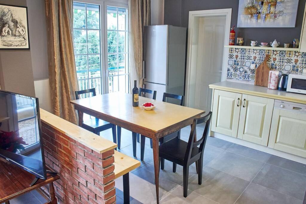 Art Luxury Designer Apartment ดรามา ภายนอก รูปภาพ